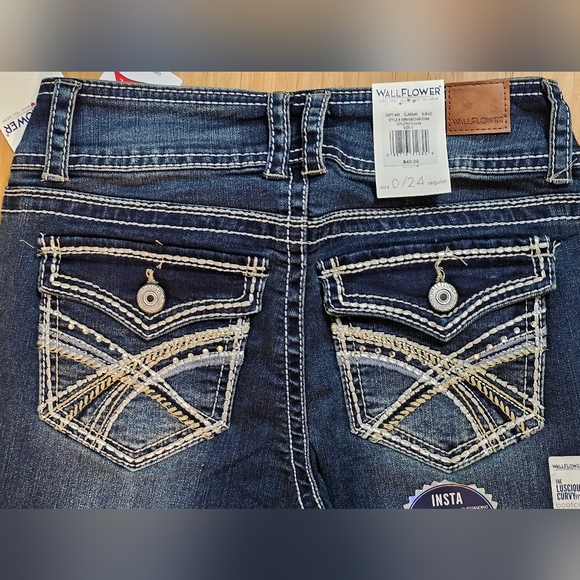 Wallflower Jeans - Picture 4 of 4